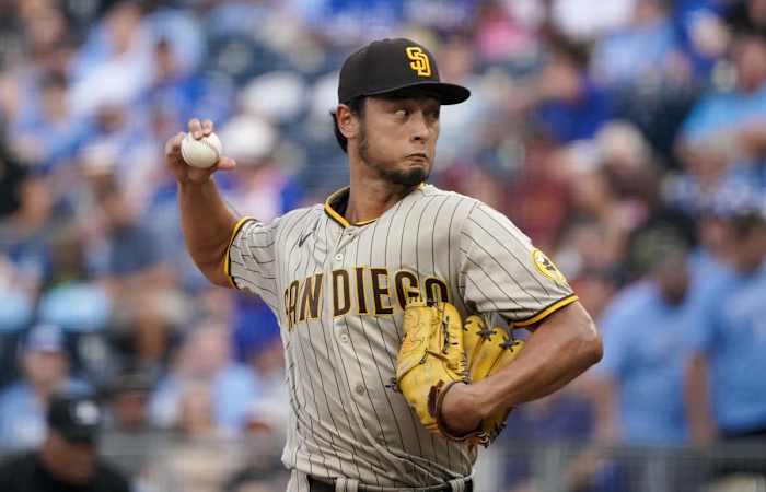 Padres starter Yu Darvish throwing a pitch.